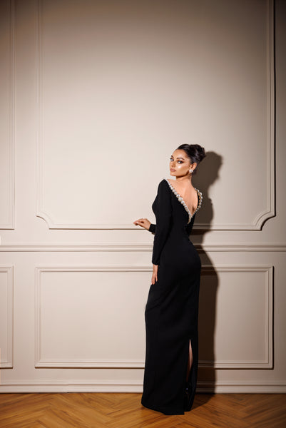 Black dress with a pearly black